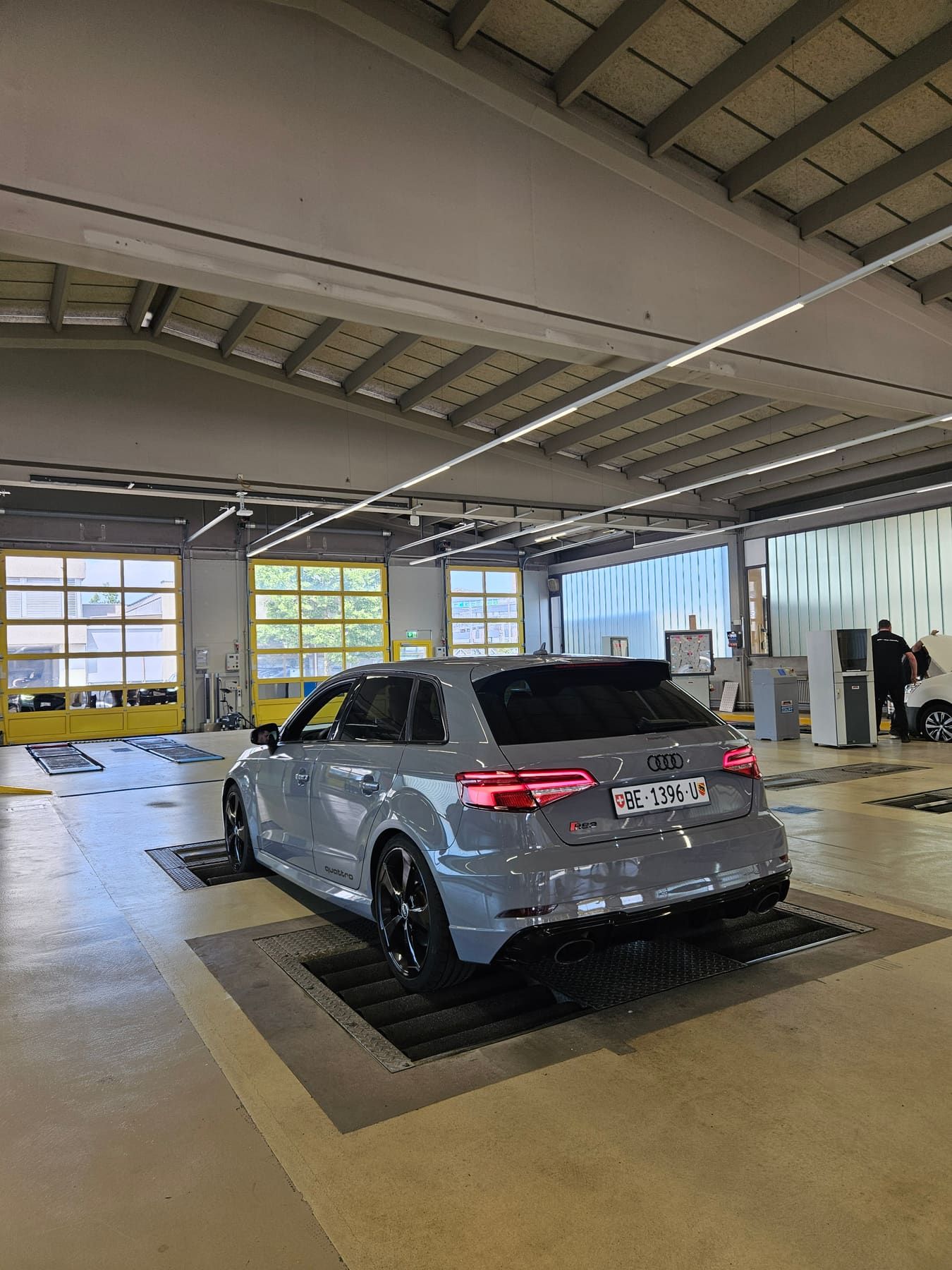 Fahrzeug in der Werkstatt